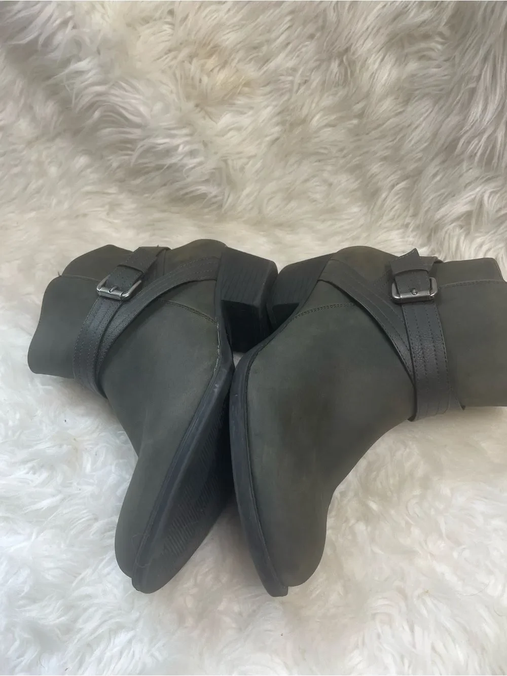 Torrid synthetic Gray Ankle Boots Double straps Buckle Detail sidezipperSZ10.5WW